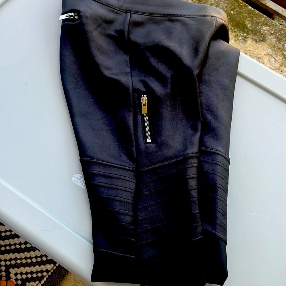 Express leggings. Sexy
